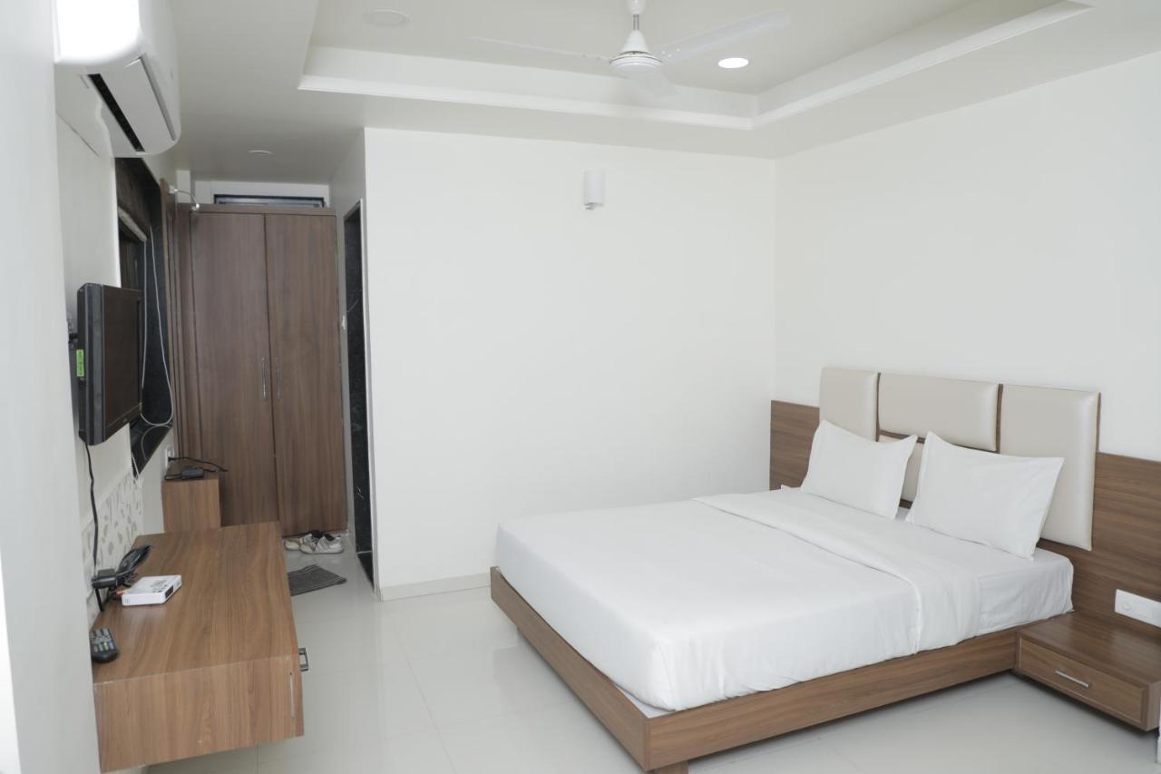 Hotel Lotus Chandrapur Exterior foto
